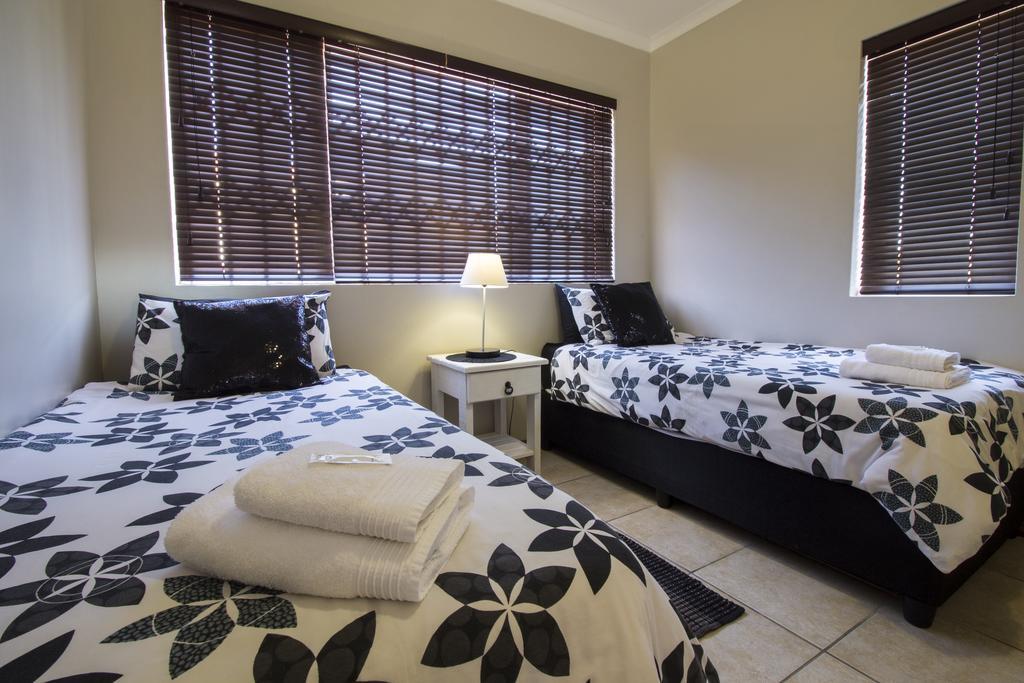 Madiolyn Apartment Jeffreys Bay Exterior photo